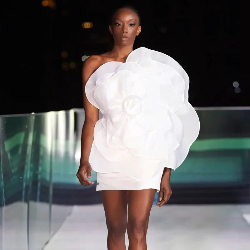 Runway Oblique Shoulder Decorative