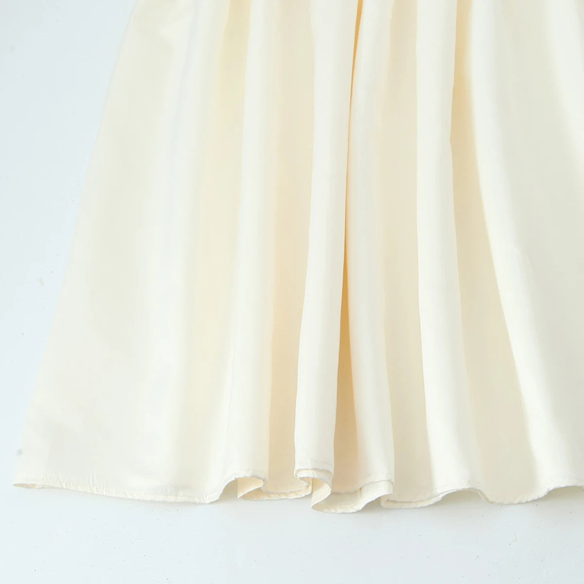 Camisole Skirt with Pleated Slim Fit