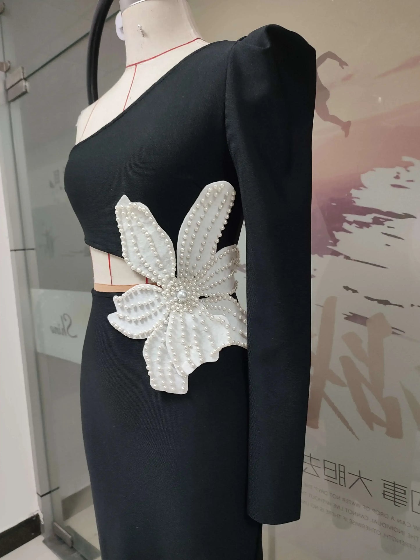 One Shoulder Hollow Out Flower Bandage Midi Dress